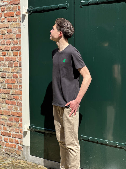 Bequipped heavyweight Tee Black